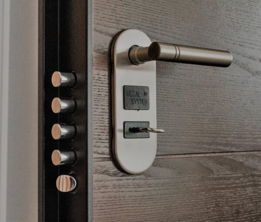 door-handle-key-279810-600x511
