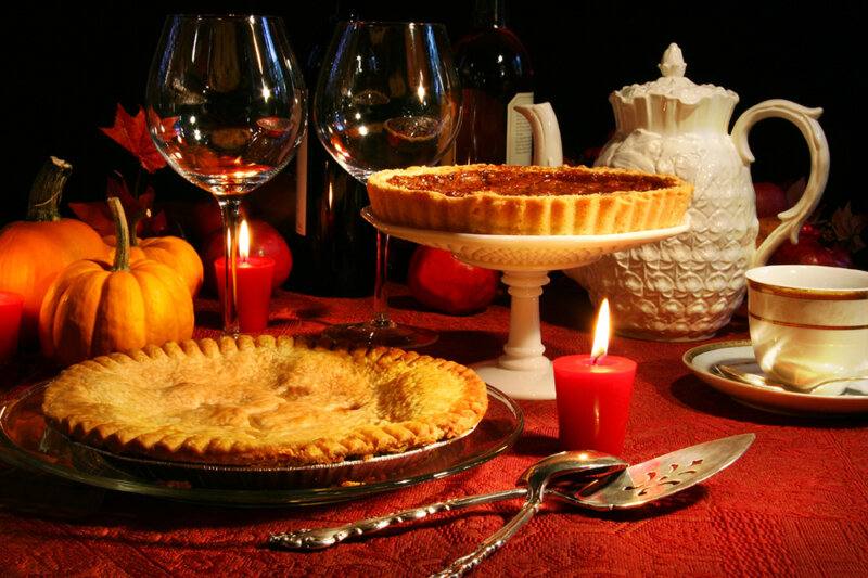 holiday-table-1000x666-1-800x533