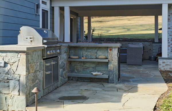outdoor-living-kitchen-600x390